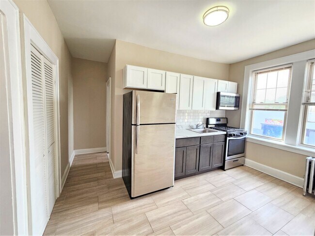 Building Photo - 382 Bloomfield Ave