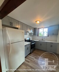 Building Photo - 90 Montaup St