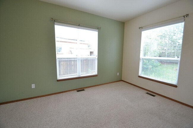 Building Photo - 7492 Amberly Dr