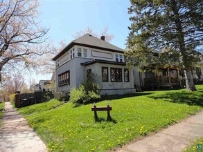 Building Photo - AVAILABLE JUNE - 4 Bed 2 Bath In Chester Park