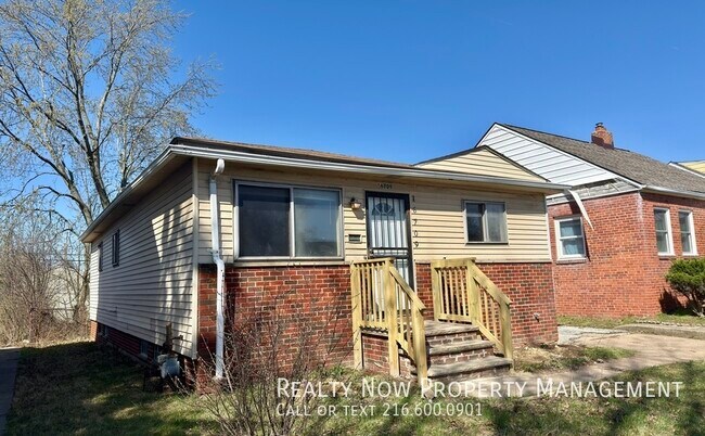Building Photo - 16709 Palda Dr