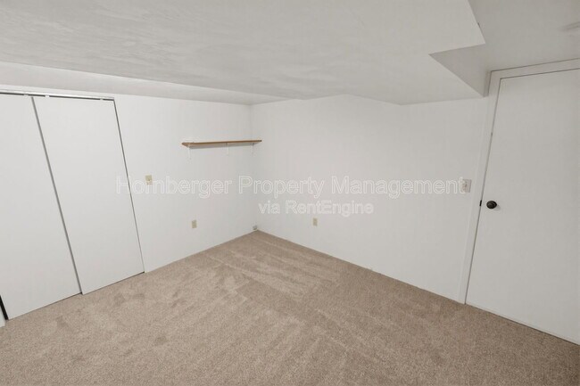 Building Photo - 612 E Walton Ave