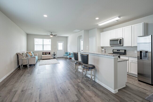 Building Photo - 4923 Blue Jacaranda Wy