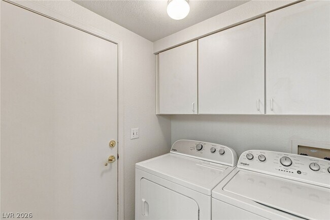 Building Photo - 9337 Mist Flower Cir
