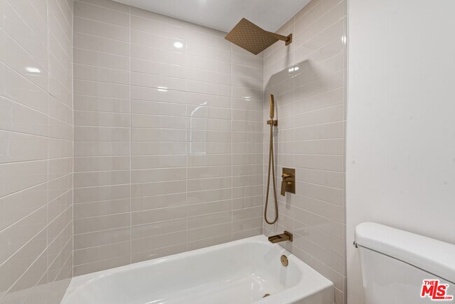 Building Photo - 5500 Torrance Blvd