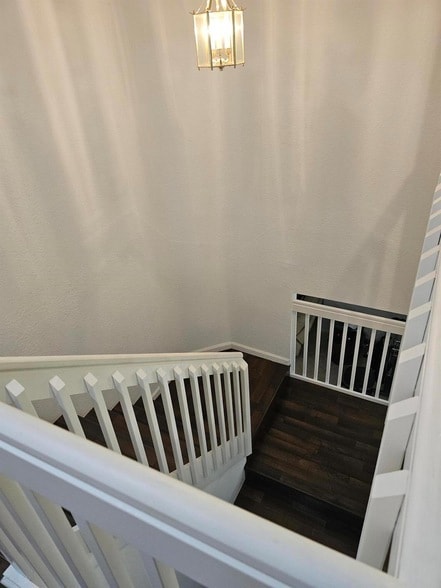 Building Photo - 7533 Topiary Ave