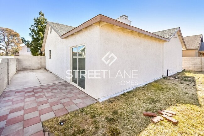 Building Photo - NOW OFFERING FIRST FULL MONTH FREE IF MOVE...