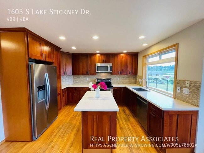 Building Photo - 1603 S Lake Stickney Dr