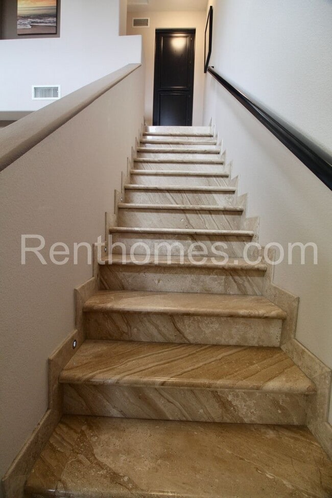 Building Photo - 2802 Piantino Cir