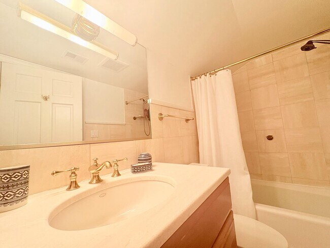 Building Photo - 2125 S St NW