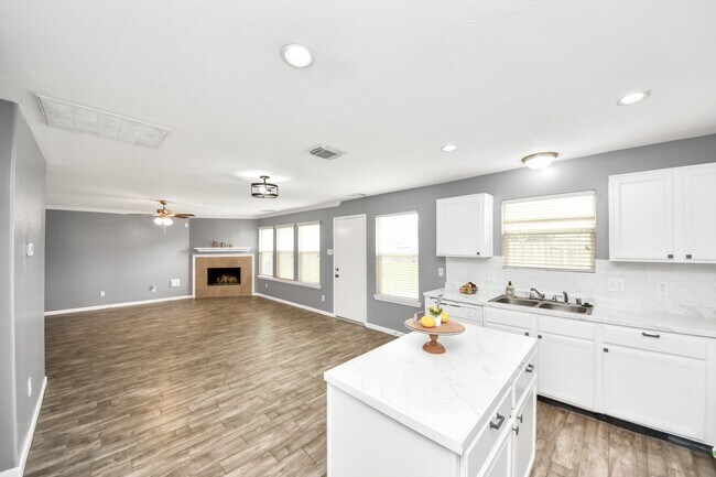 Building Photo - 19215 Terra Forest Ct
