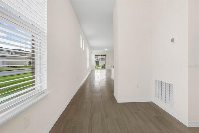 Building Photo - 11150 Sound Shr Dr