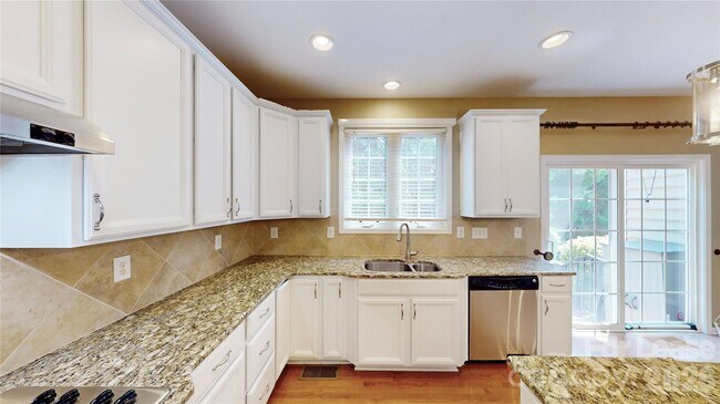 Building Photo - 1505 Aringill Ln