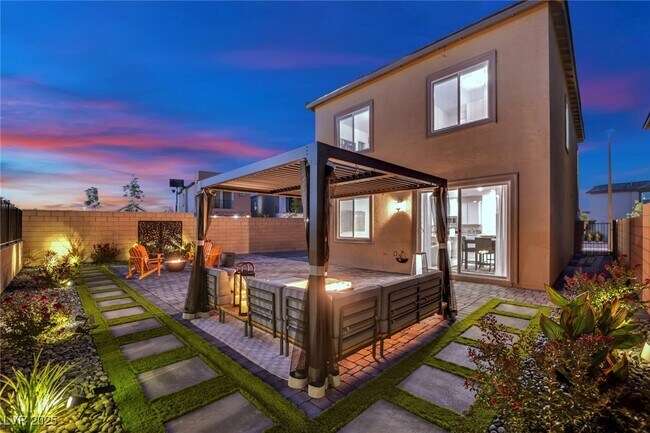 Building Photo - 8907 Roadrunner Ravine St