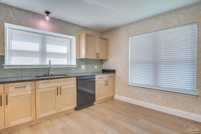 Building Photo - 4631 Northpointe Cir
