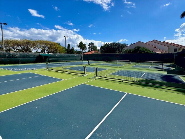 Building Photo - 240 Captains Walk