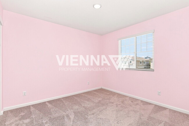 Building Photo - 3033 Welton Cir