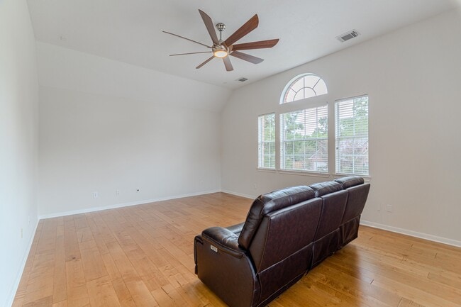 Building Photo - 7 Stickley Ct
