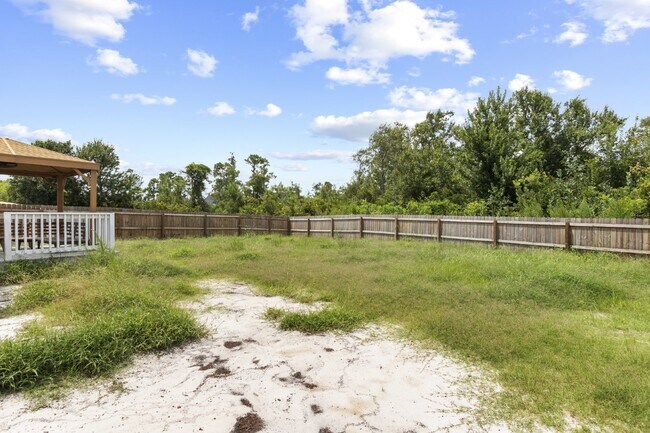 Building Photo - 318 Holbrook Ln