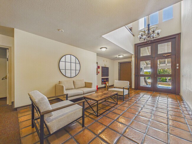 Building Photo - Large 1 bedroom condo for rent! $3,450