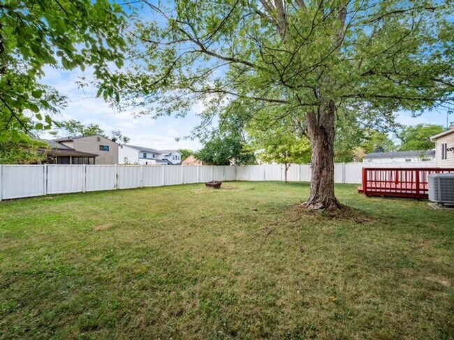 Building Photo - 3 Bedroom 1.5 Bath Single Family Home - Hilliard, OH