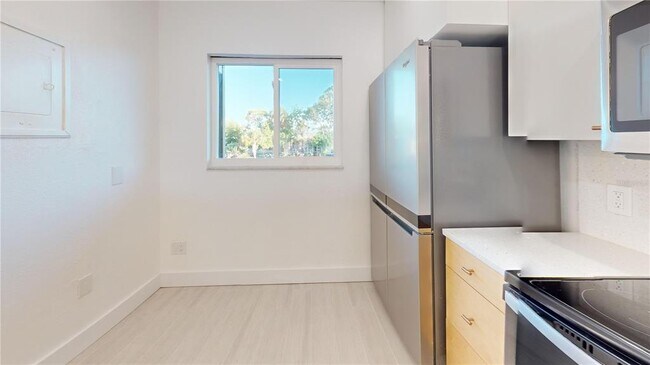 Building Photo - 301 87th Ave