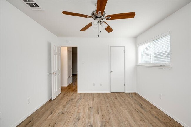 Building Photo - 6210 Buffalo Pass