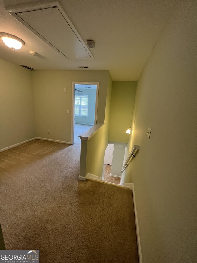 Building Photo - 805 Crestwell Cir