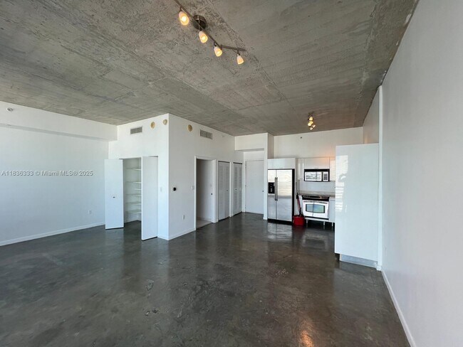 Building Photo - 133 NE 2nd Ave