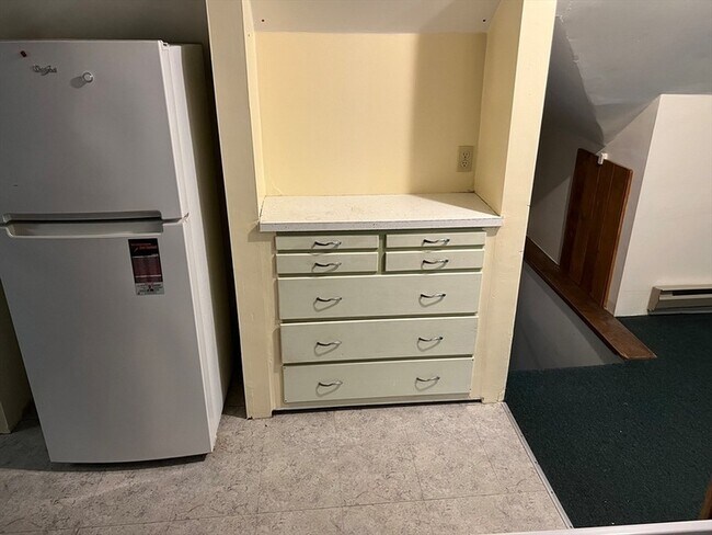 Building Photo - 120 Bond Rd