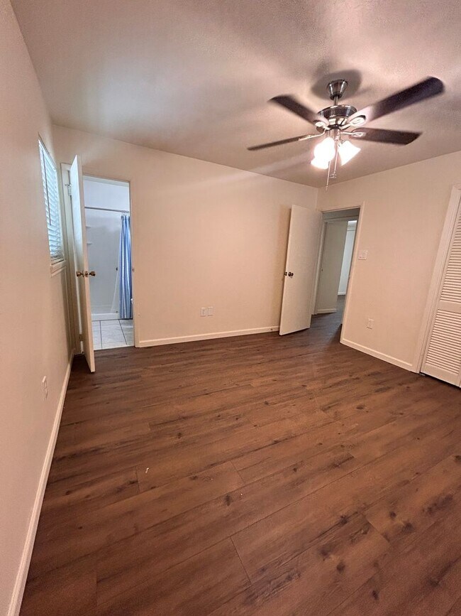 Building Photo - Newly Remodeled Home in the Heart of Baton...