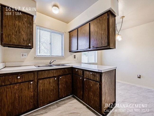 Building Photo - 16147 Karin-