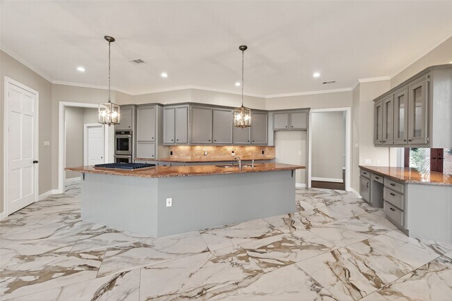 Building Photo - 4910 Waterbeck St