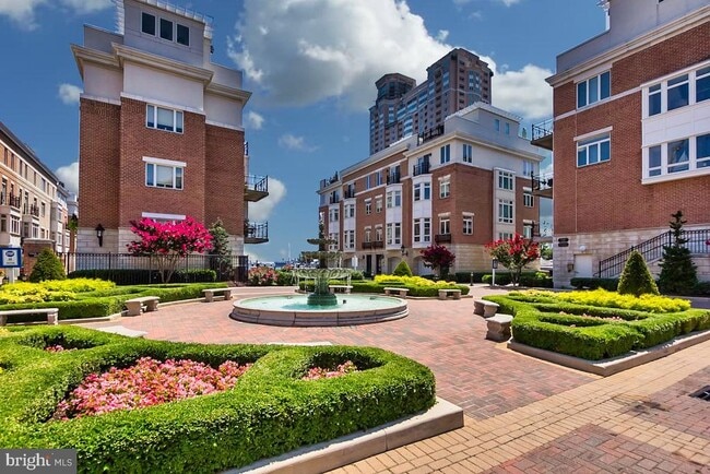 Building Photo - 621 Ponte Villas N