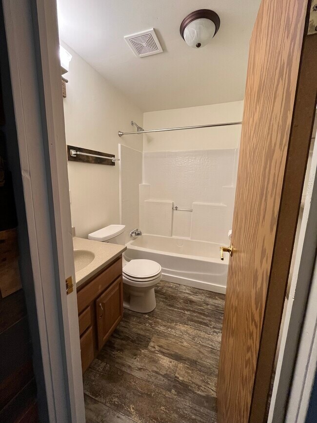 Building Photo - 1508 Scott St