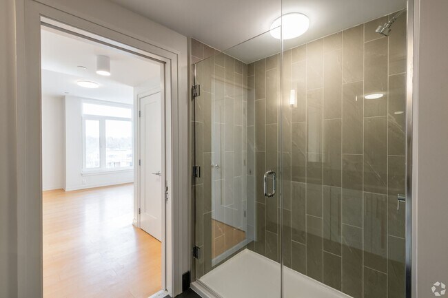 Building Photo - GORGEOUS Cambridge 2 bed/2 bath with centr...