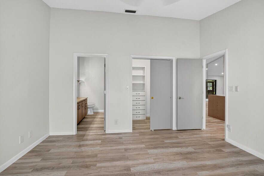 Building Photo - 22576 Vistawood Way