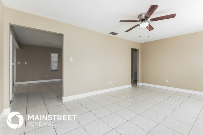 Building Photo - 2234 Village Ct