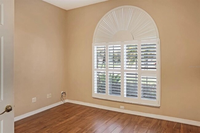 Building Photo - 215 Strathmore Cir