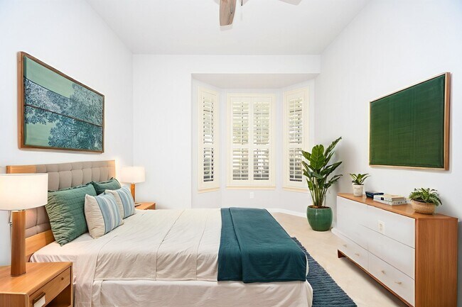 Building Photo - 4402 Jamaica Dr