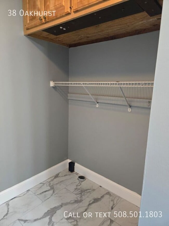 Building Photo - 38 Oakhurst-