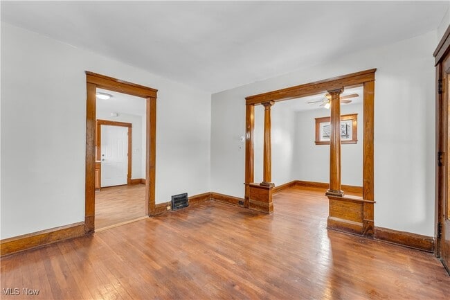 Building Photo - 11601 Headley Ave