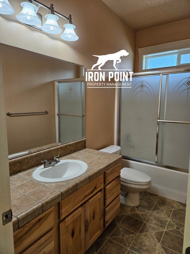 Building Photo - 3bed/2bath in sought after Nampa neighborhood w/3 car garage and large bonus room.