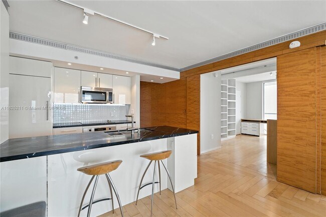 Building Photo - 50 Biscayne Blvd