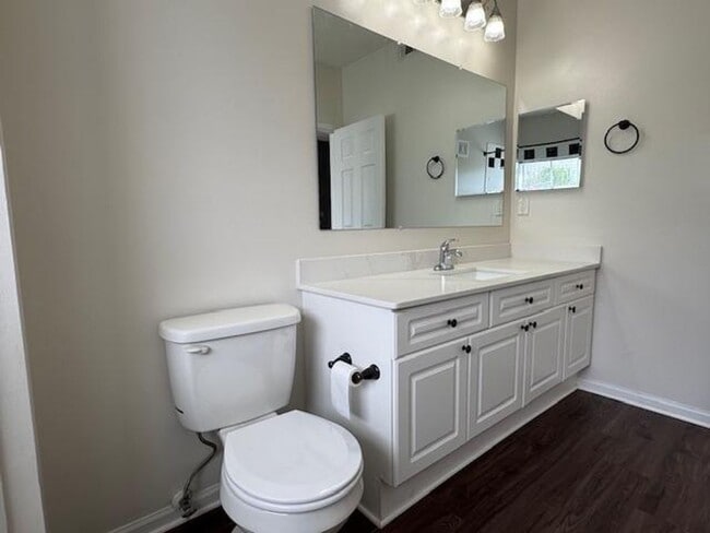 Building Photo - Renovated 3 Bedroom Top Floor Condo in Downtown Celebration