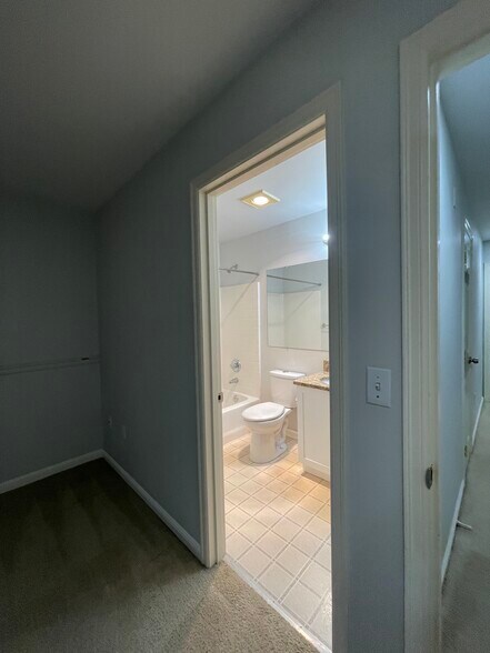 Building Photo - 9205 122nd Ct NE