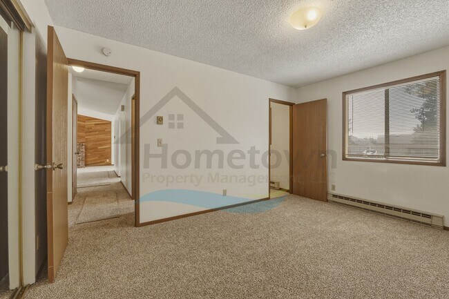 Building Photo - 4424 W Redding Rd