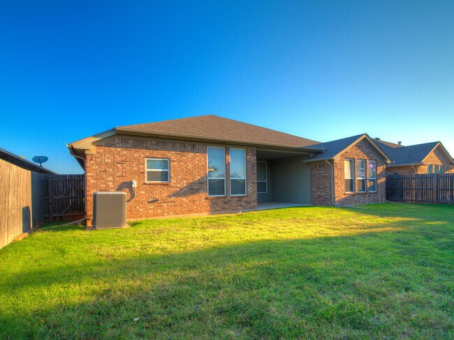 Building Photo - 2532 NW 179th Ct