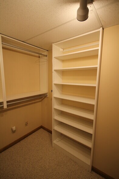 Building Photo - 289 Lionel Ln