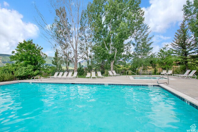 Building Photo - 3521 N Fox Run Dr